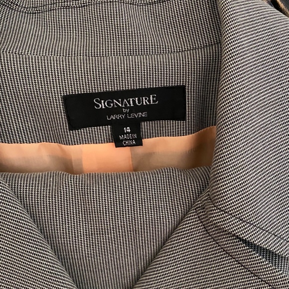 Larry Levine SIGNATURE Pantsuit - Picture 12 of 12